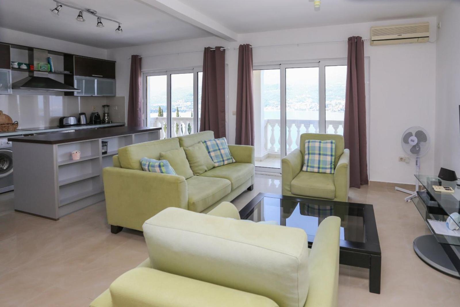 Mountain Bay Views Apartments Ньївіце Екстер'єр фото